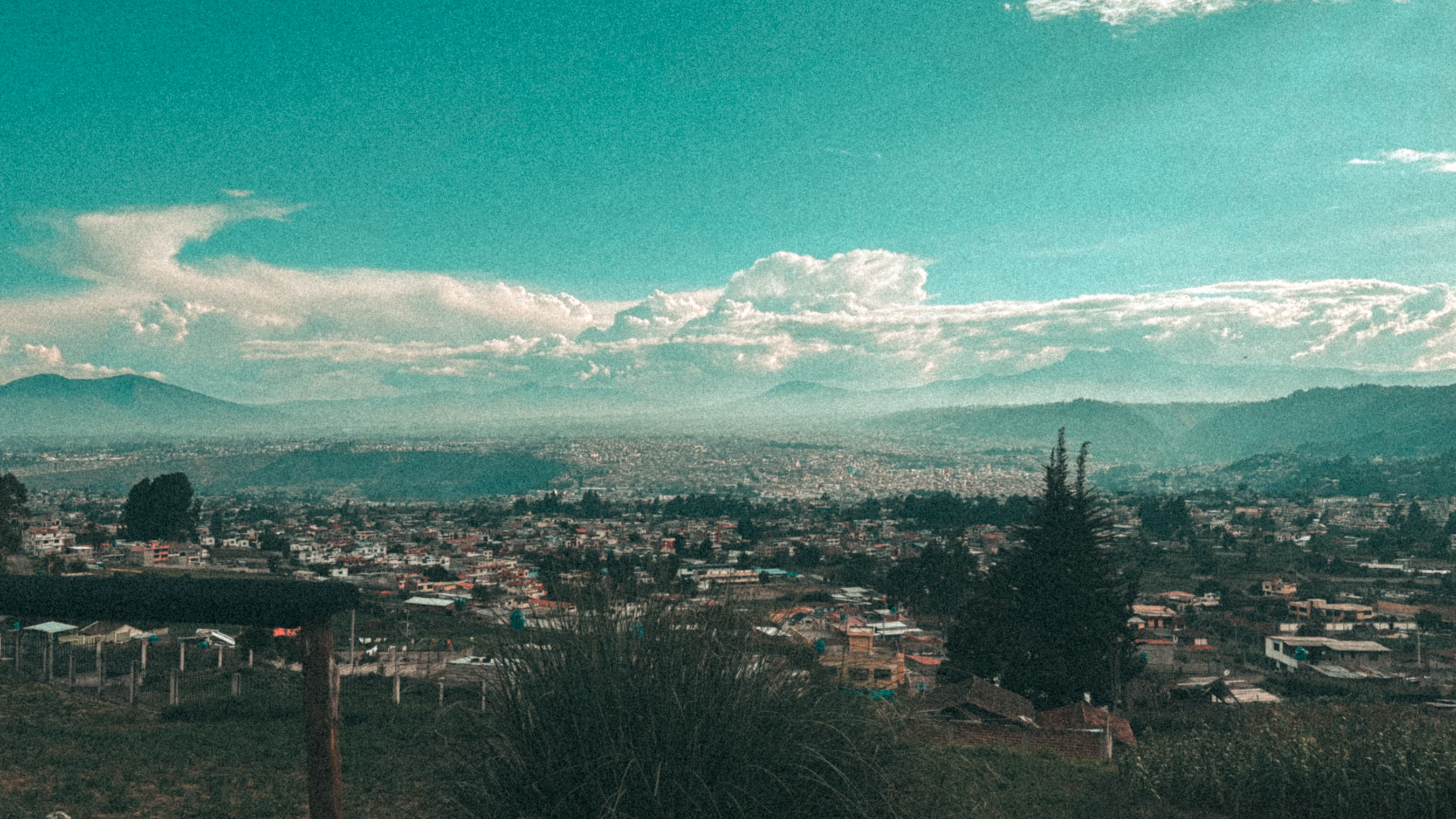 Landscape view of a town with mountains